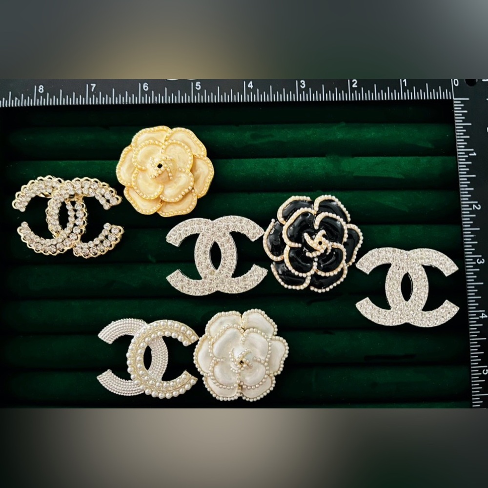 Lot of 7 Pieces Designer-Inspired Flower Brooch Pin in Ivory , Black, and White